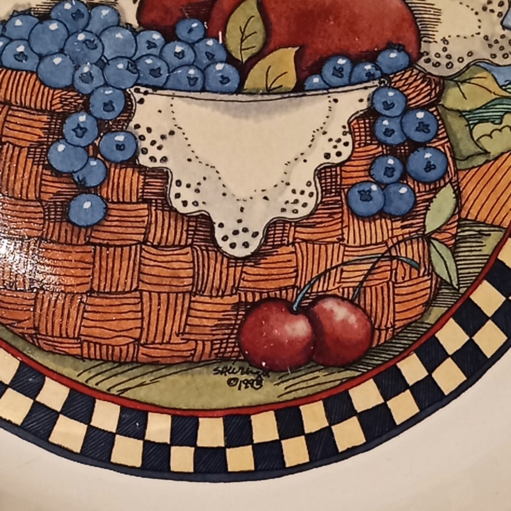 Blueberry Pie Deep Dish Plate. By Susan Winget Certified International Corp.1993 - Picture 3 of 11